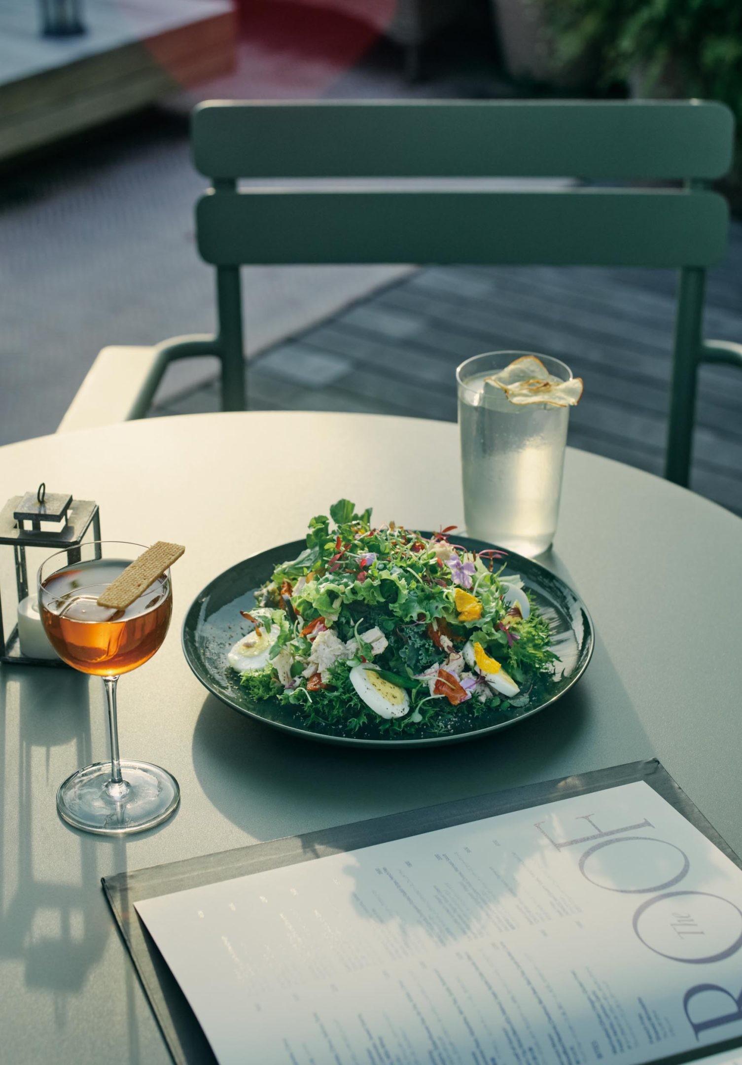 銀座「The ROOF」街の喧騒から切り離された、ボタニカルガーデンでマジックアワーを - Slide:1