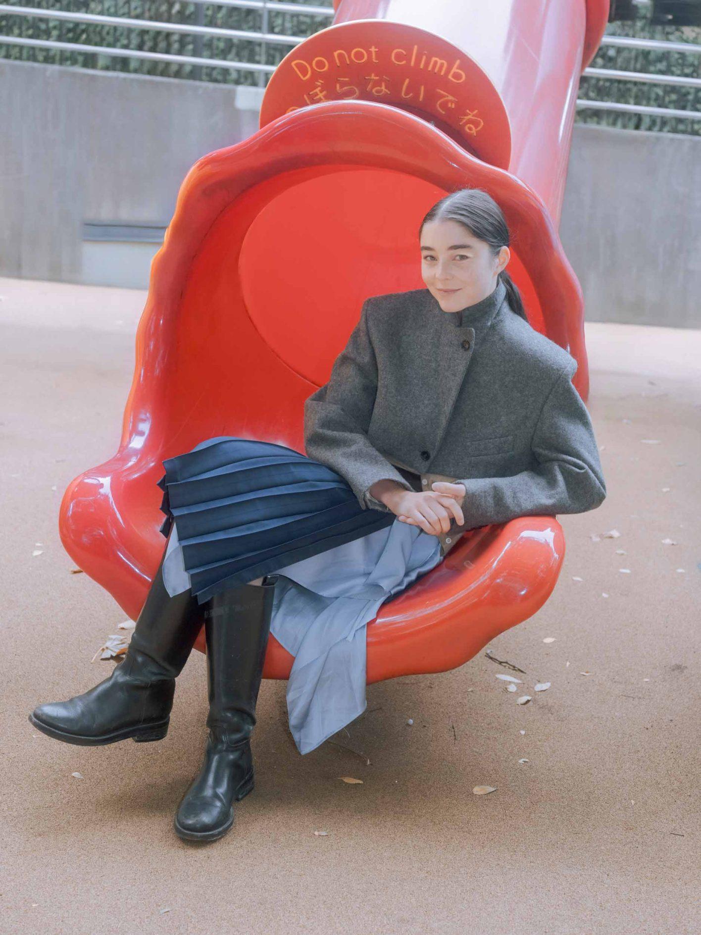 27歳のデザイナーJulie Kegelsが描く、現代女性のポートレート