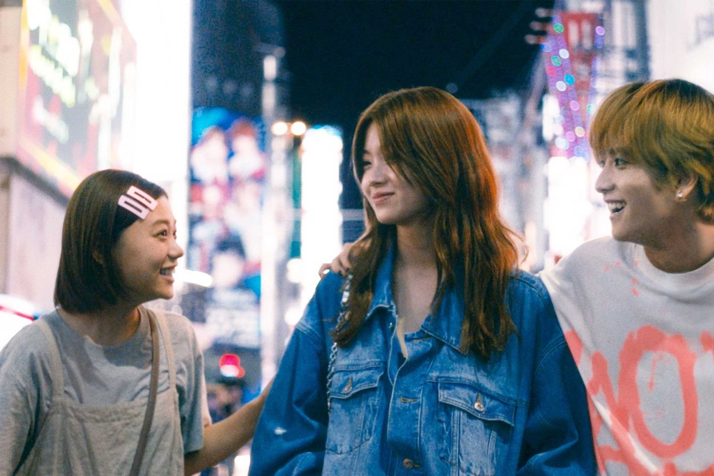 擬人化焼肉漫画『ミート・イズ・マイン』の推し活に励む、銀行員の由嘉里(杉咲花)。道端で酔い潰れていたところを歌舞伎町の住人であるライ(南琴奈)に助けられて、同居生活を始める。その延長でアサヒ (板垣李光人)とも知り合い、いつしか、行動を共にするように……。