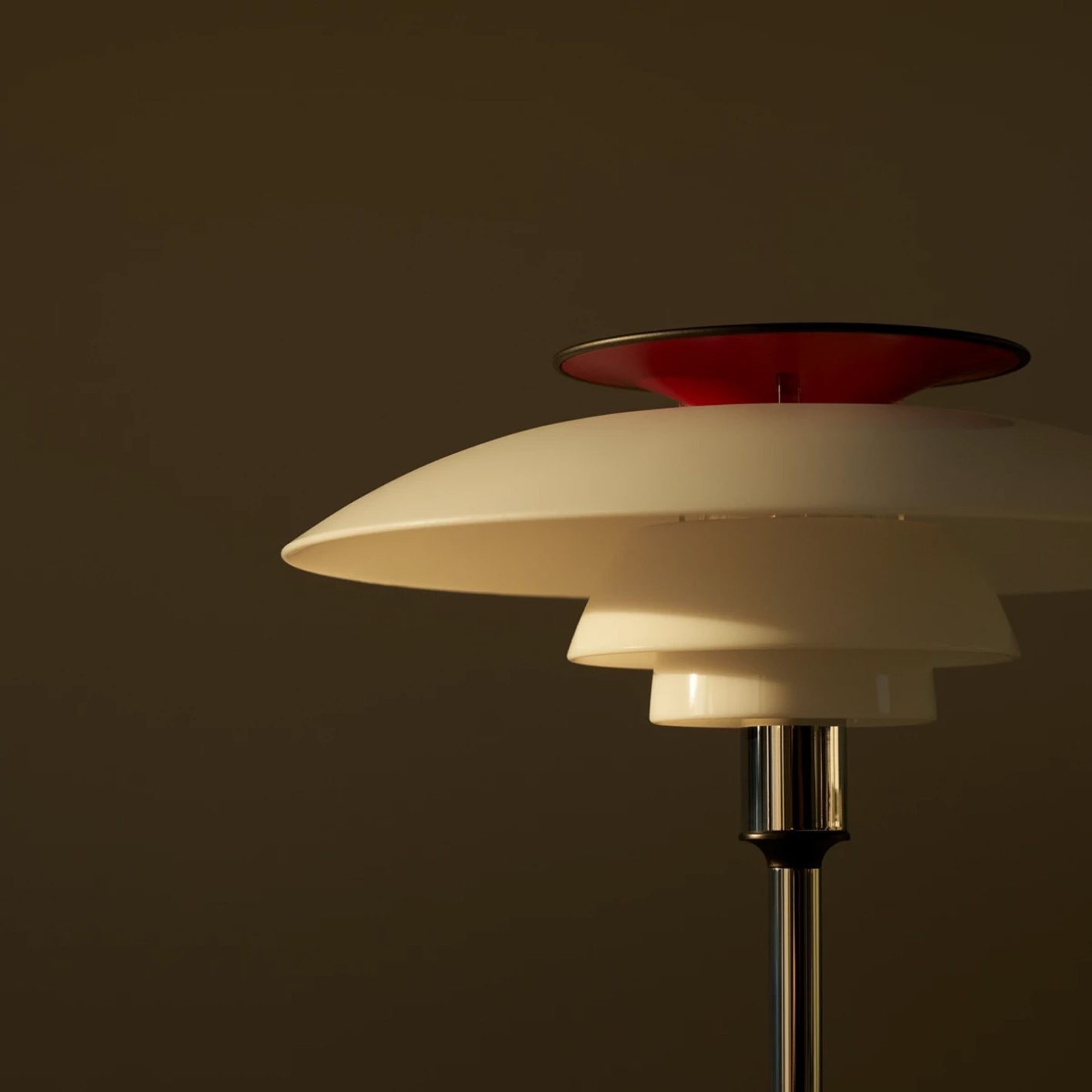 ポータブル照明で楽しむ〈ルイスポールセン〉の穏やかな灯り - Slide:2