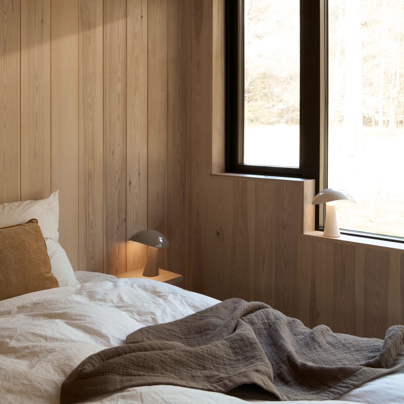 ポータブル照明で楽しむ〈ルイスポールセン〉の穏やかな灯り - Slide:3