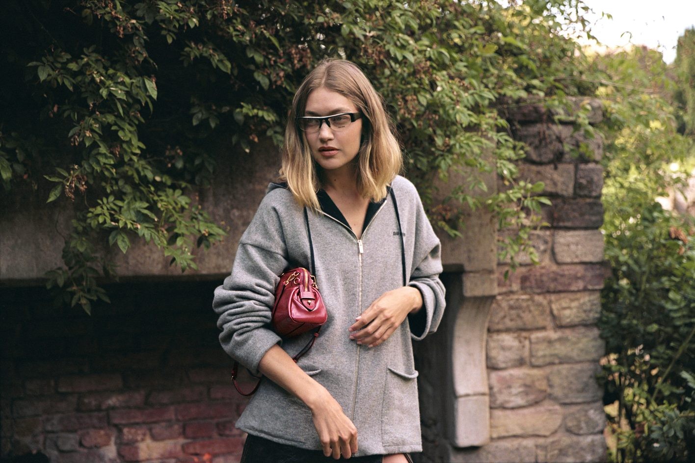 2025年 〈ミュウミュウ/Miu Miu〉ホリデーキャンペーン