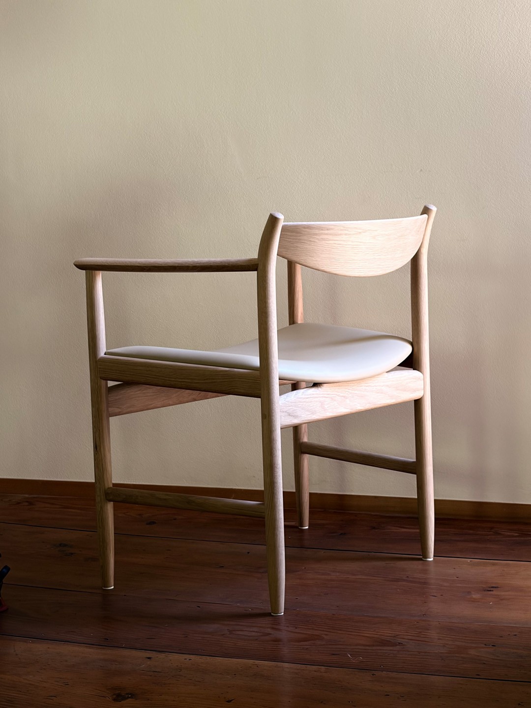 三谷龍二「岸辺を離れて」