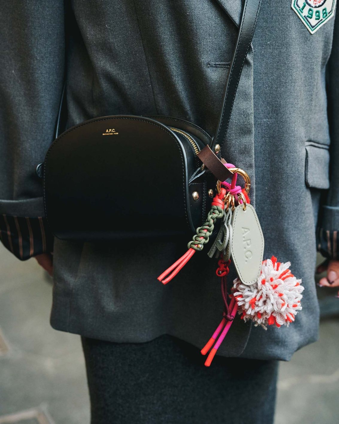 〈A.P.C.〉で自分だけのバッグチャーム作りを体験 - Slide:3