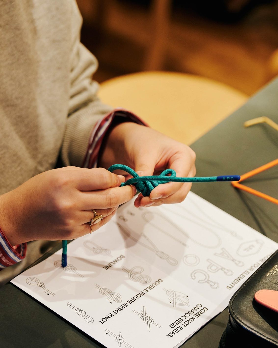 〈A.P.C.〉で自分だけのバッグチャーム作りを体験 - Slide:4