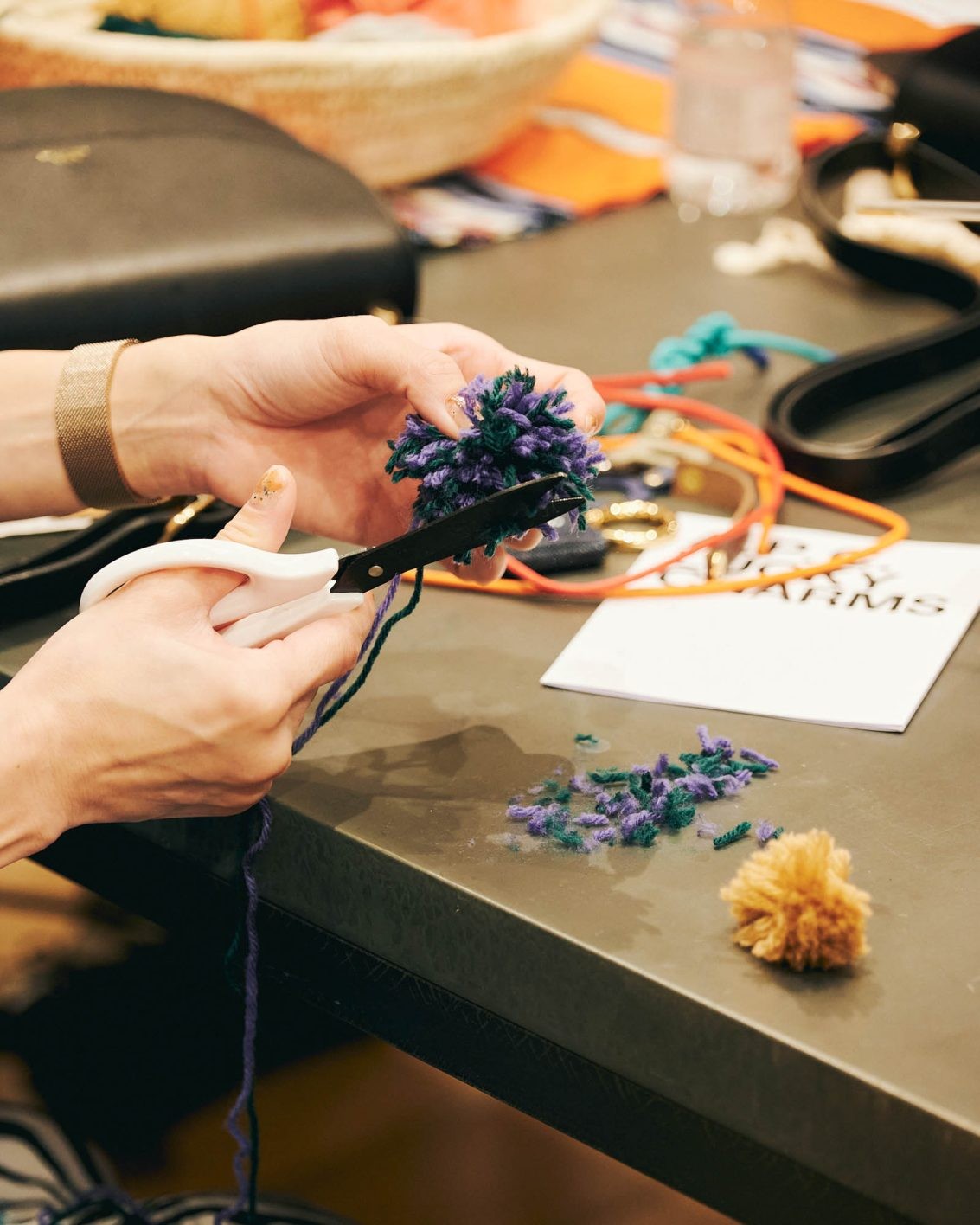 〈A.P.C.〉で自分だけのバッグチャーム作りを体験 - Slide:6