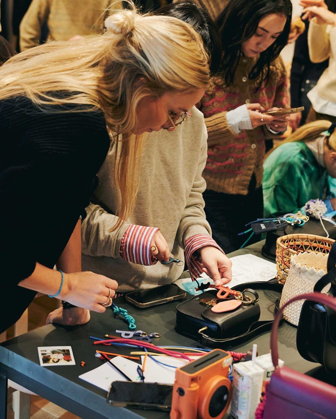 〈A.P.C.〉で自分だけのバッグチャーム作りを体験 - Slide:9