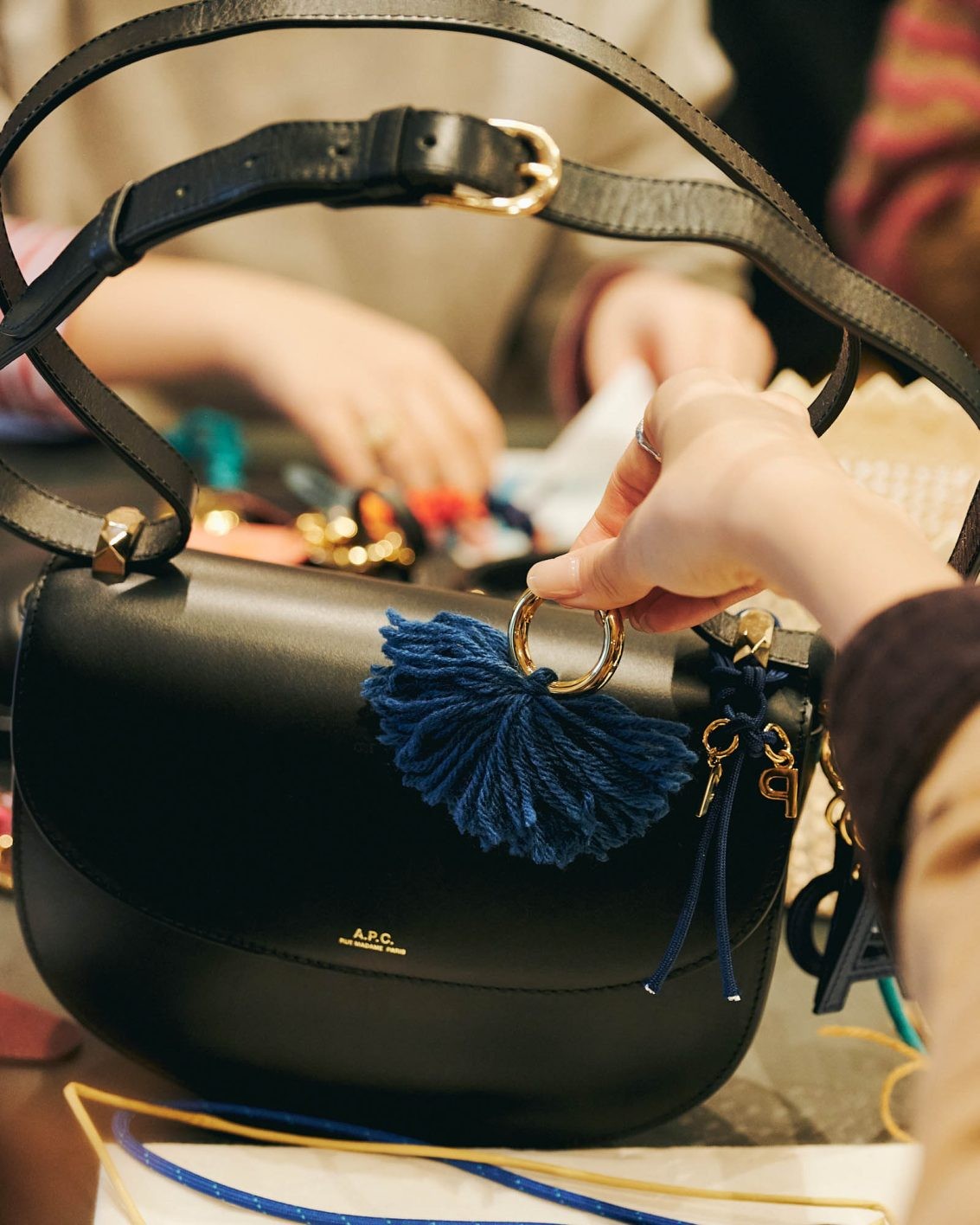 〈A.P.C.〉で自分だけのバッグチャーム作りを体験 - Slide:7