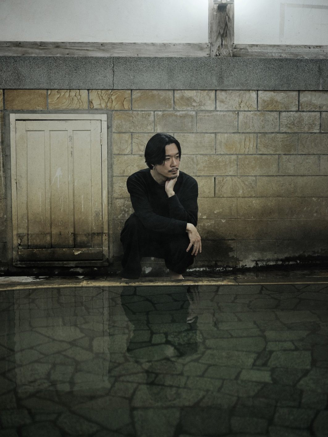 別府温泉で生まれた冥丁の最新音楽を、菅原悳のしつらえる空間で味わう - Slide:1