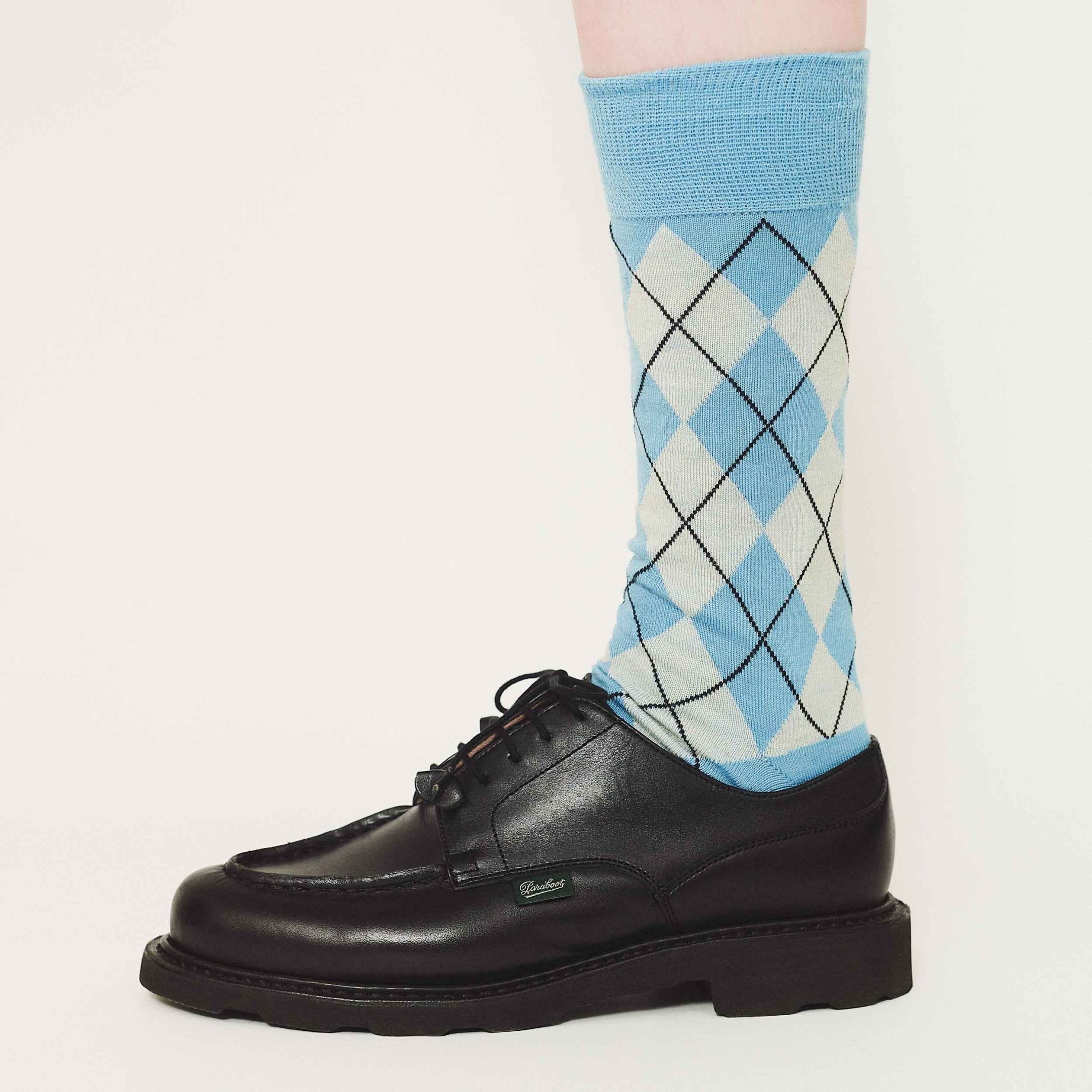 定番シューズは、ソックスで遊び心をプラスしよう - Slide:5