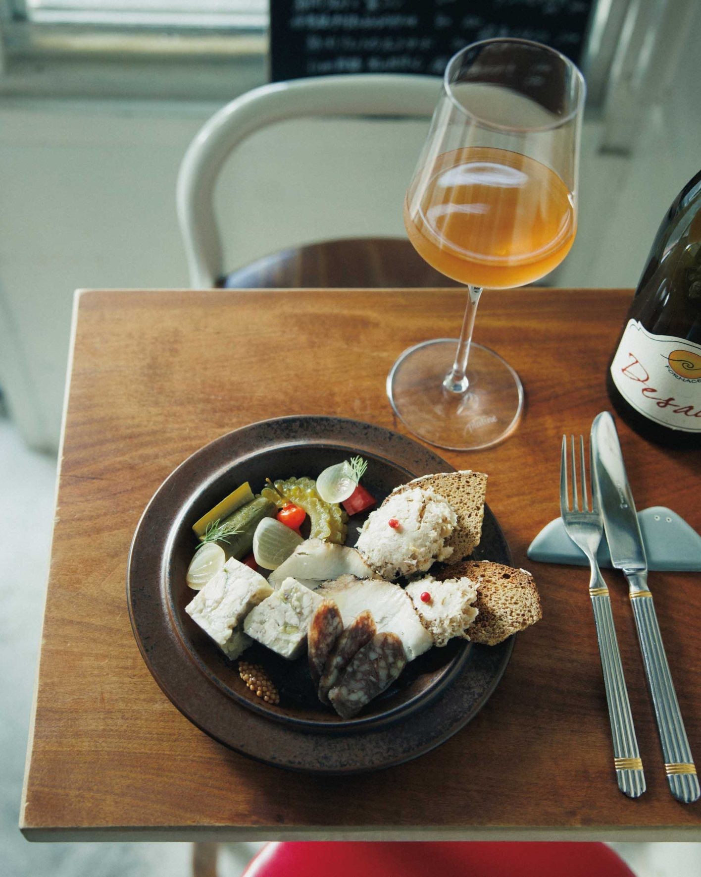 リエットや手羽先のゼリー寄せなど、シャルキュトリー盛り合わせ ¥1,200