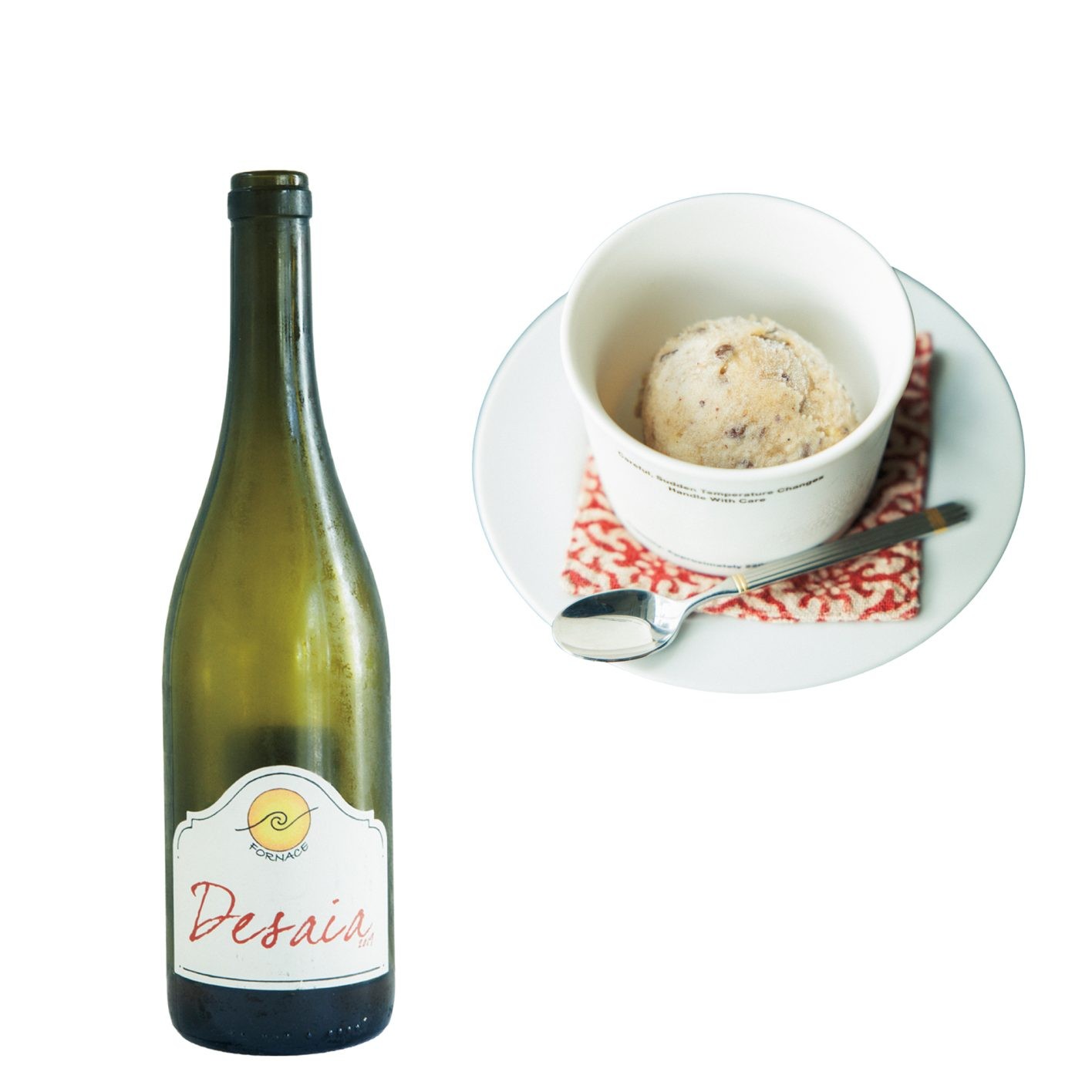 肉にも合う白ワインはカッシーナ・フォルナーチェ 「アルネイズ・デザイヤ 2020」。グラス ¥700〜、ボトルは¥7,000前後。ヴィーガンアイスなども。