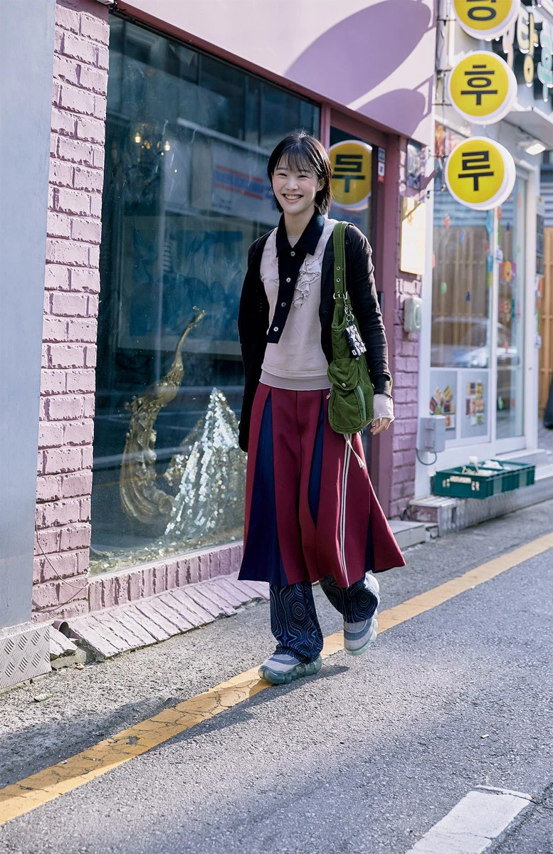 2023年のソウルスナップにて。「ジャージー風のスカートやつけ襟など、今日は制服コンセプトにしてみました(Bomi)」