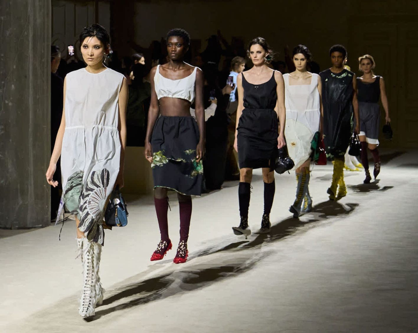 PRADA 2026年秋冬ウィメンズ・コレクション マーチ