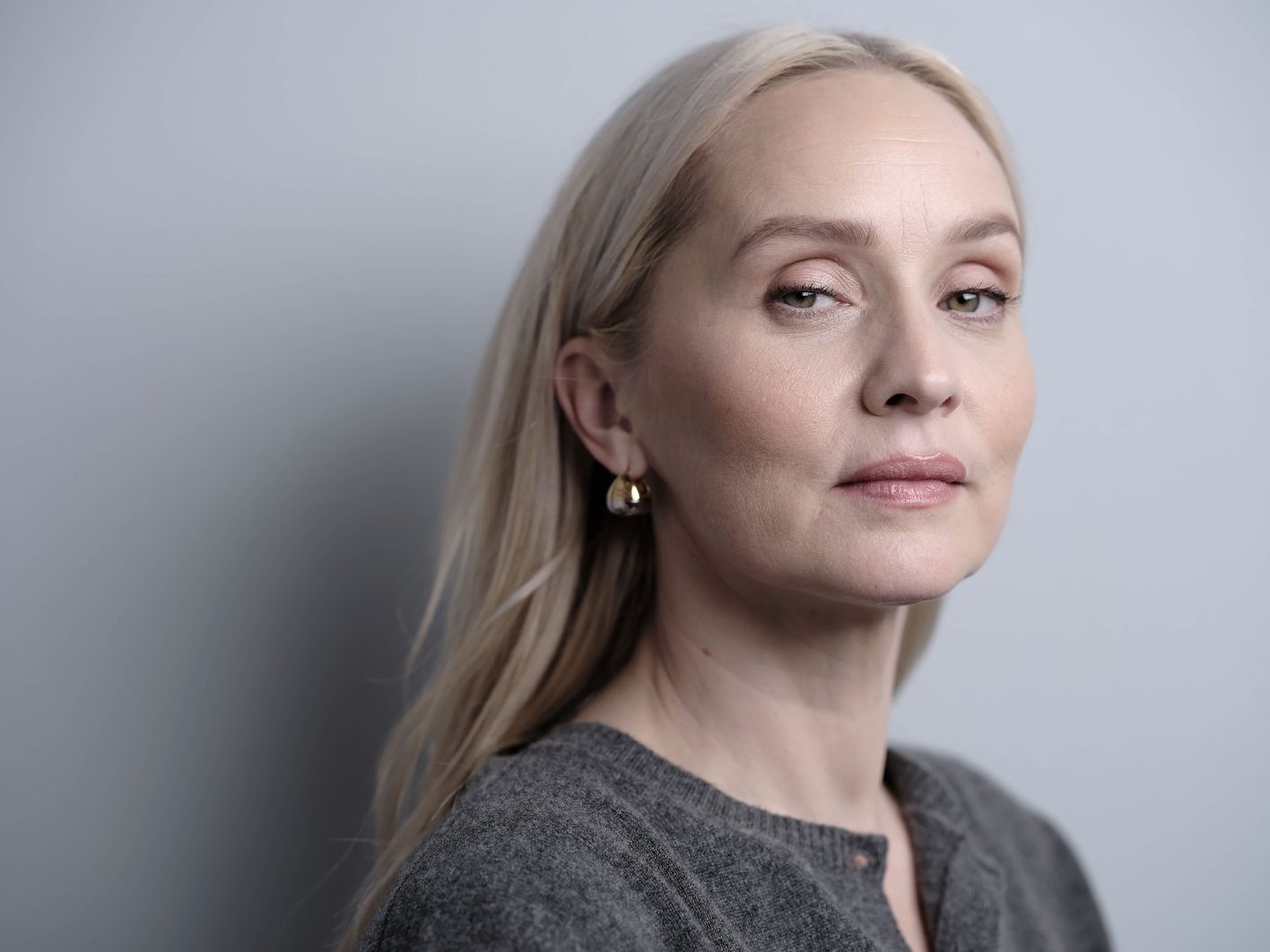 そのドレスは、誰のための規律?「MIU MIU WOMEN’S TALES」最新作が公開