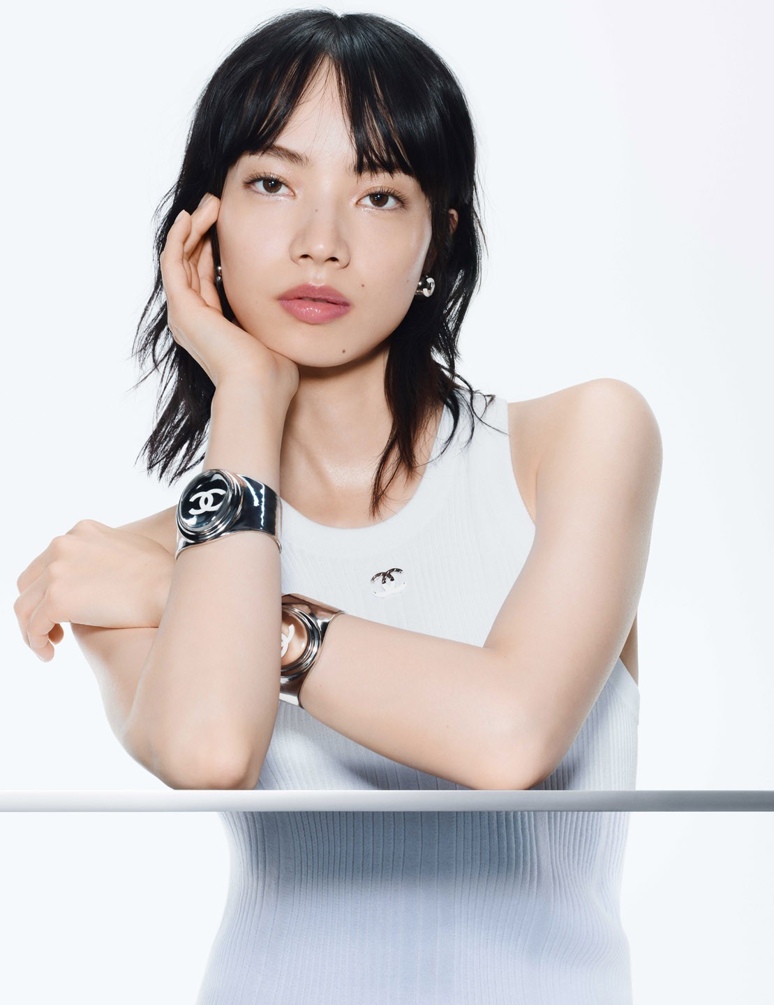 シャネルの新ブライトニング「エクラ プルミエ」小松菜奈