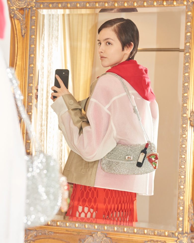 〈アンテプリマ〉の新作バッグと今日もセルフィタイム