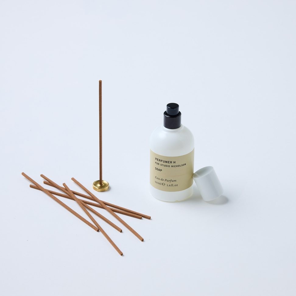 〈STUDIO NICHOLSON × Perfumer H〉の香水&インセンス