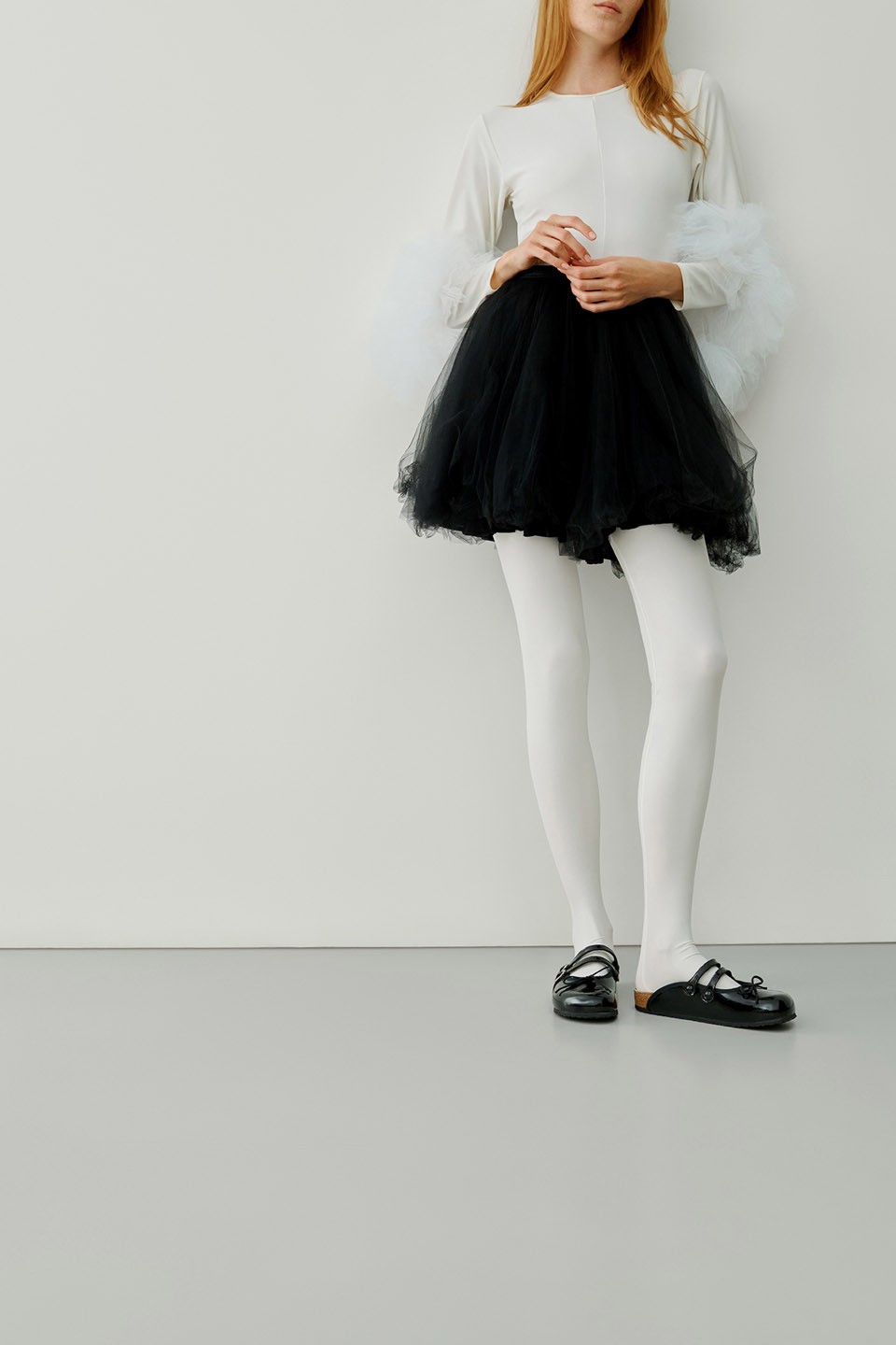 〈ビルケンシュトック/BIRKENSTOCK〉と〈レペット/Repetto〉のコラボレーションコレクションのモデル