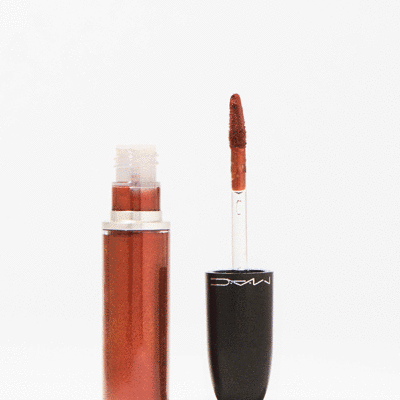 M・A・C